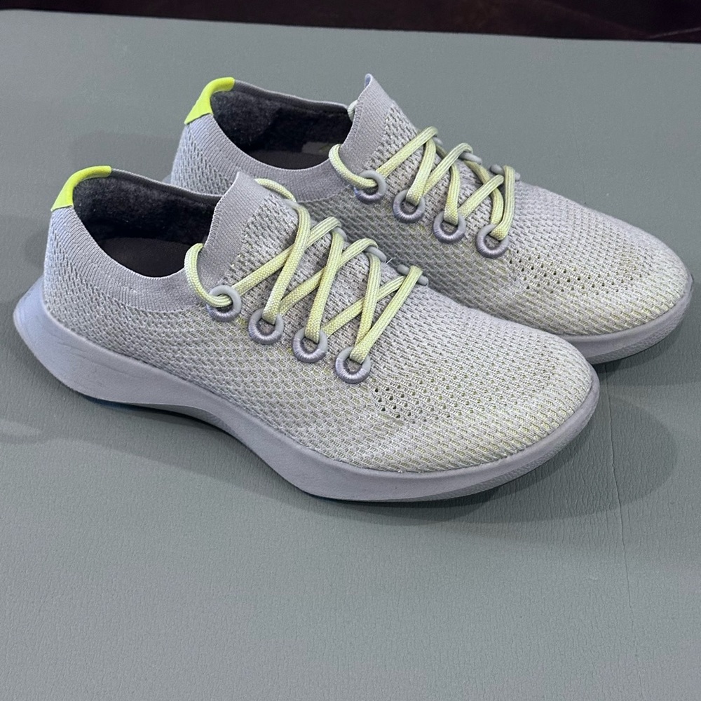 Allbirds Tree Dasher Gray w/yellow accents. Women’s Size 11